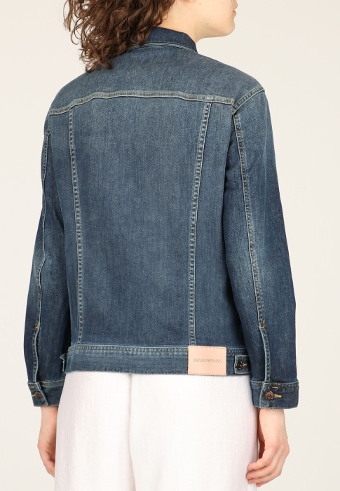 Товар синего цвета с внутренней стороны