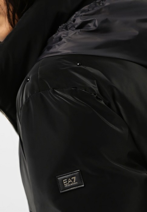 куртка  из проверенных материалов спереди