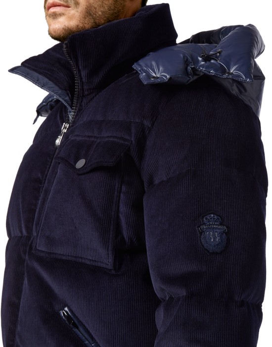 Товар синего цвета с внутренней стороны