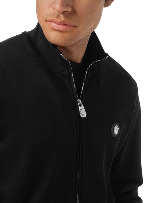 Товар черного цвета с внутренней стороны