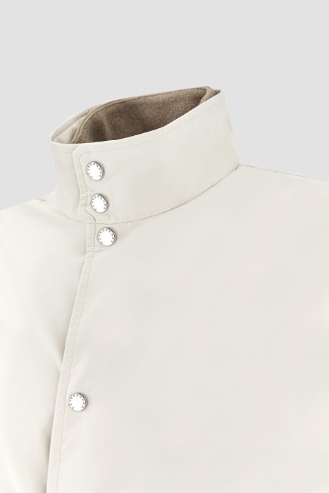 куртка  по цене 130000 руб вид справа