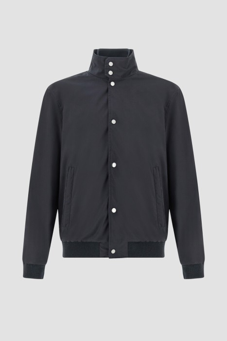 куртка  по цене 130000 руб вид справа