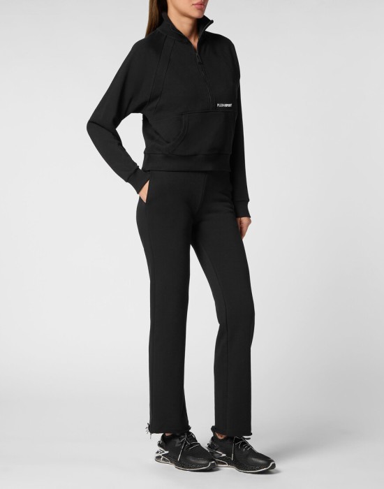 Товар черного цвета с внутренней стороны