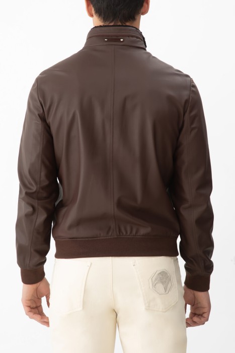 куртка  по цене 277200 руб вид справа