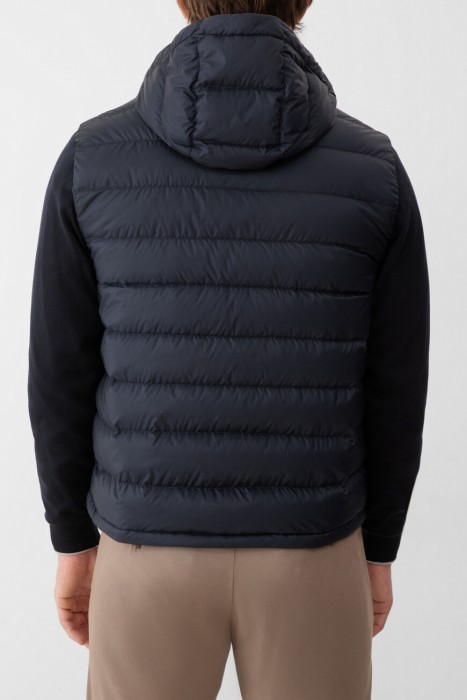 куртка  по цене 102500 руб вид справа