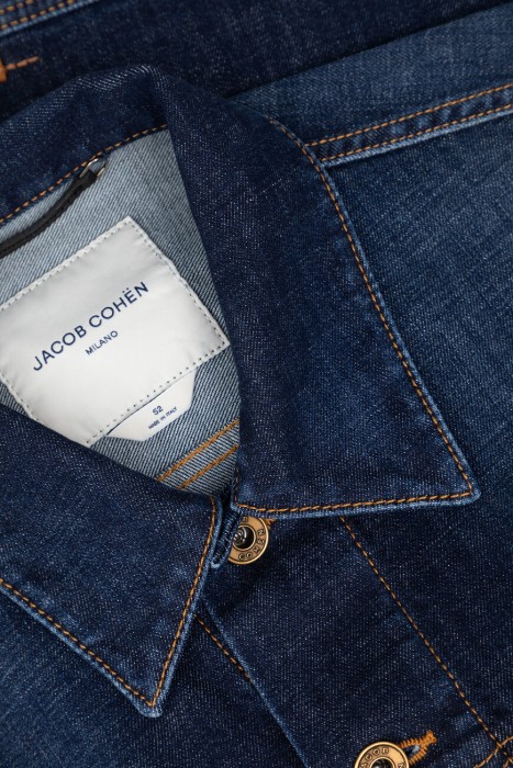 куртка  повседневного стиля с лицевой стороны