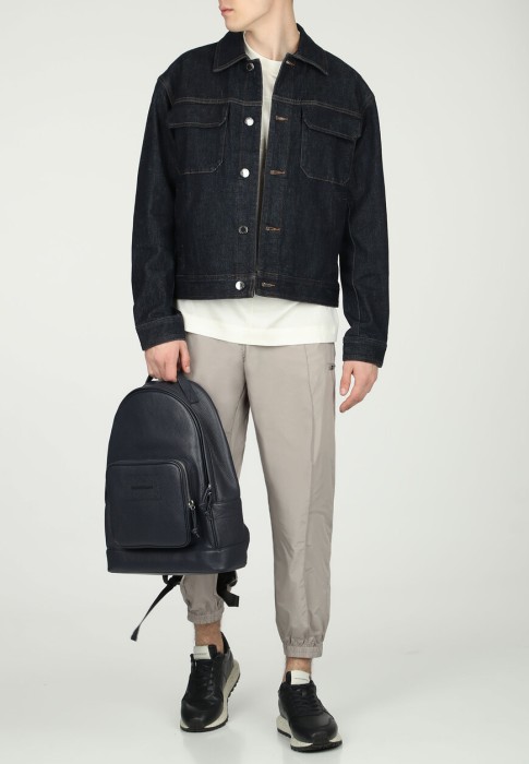 куртка  по цене 46900 руб вид справа