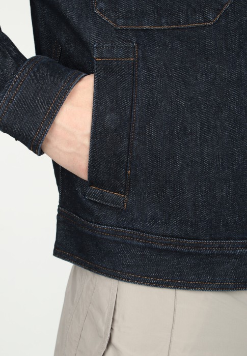 Товар синего цвета с внутренней стороны