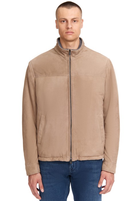 Товар бежевого цвета с внутренней стороны