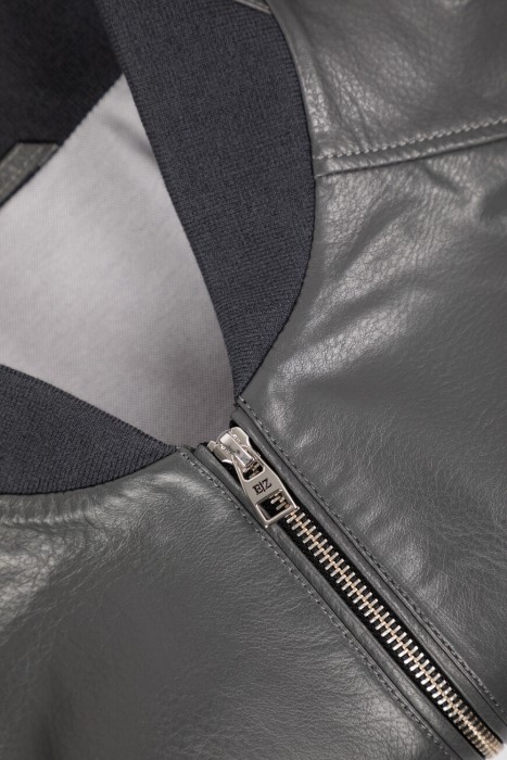 куртка  для взрослого возраста с изнаночной стороны