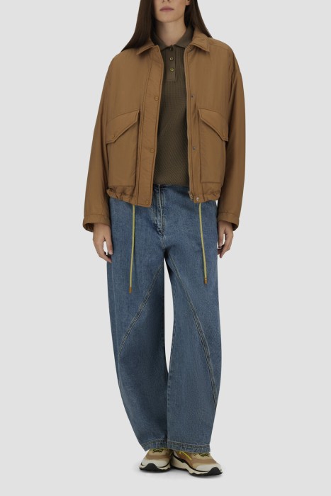 Товар коричневого цвета с внутренней стороны