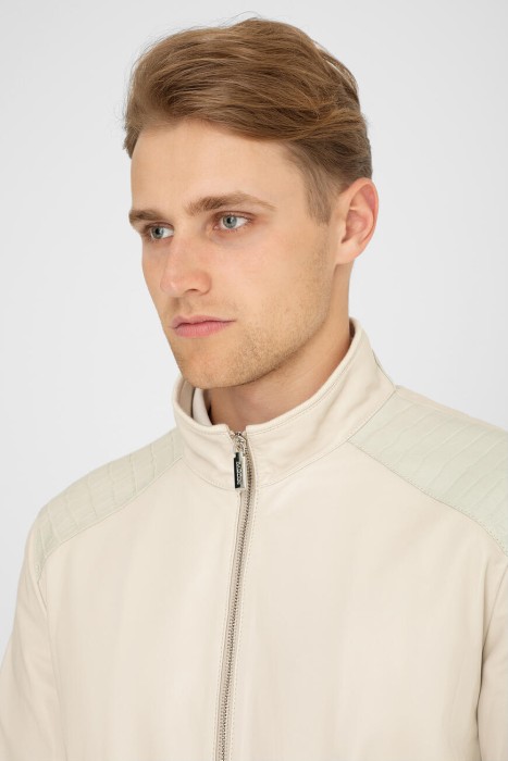 куртка  из кожи спереди