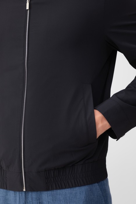 Товар синего цвета с внутренней стороны