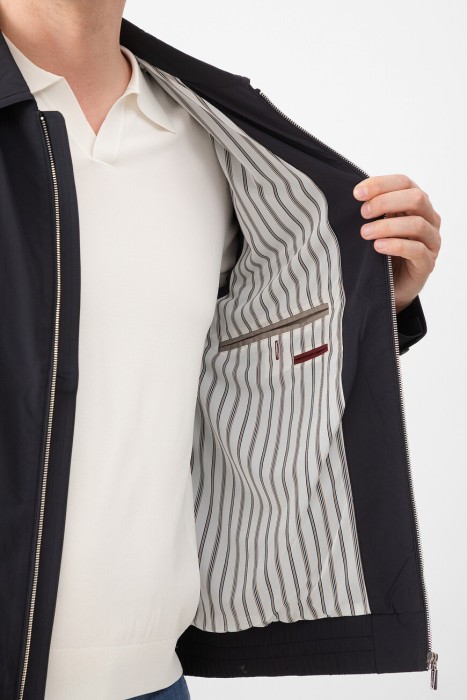 куртка  из полиэстера спереди