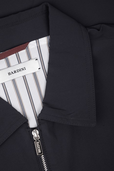 куртка  универсального стиля с лицевой стороны