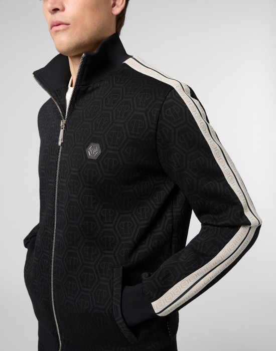 куртка  из проверенных материалов спереди