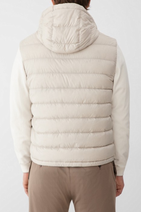 куртка  по цене 102500 руб вид справа