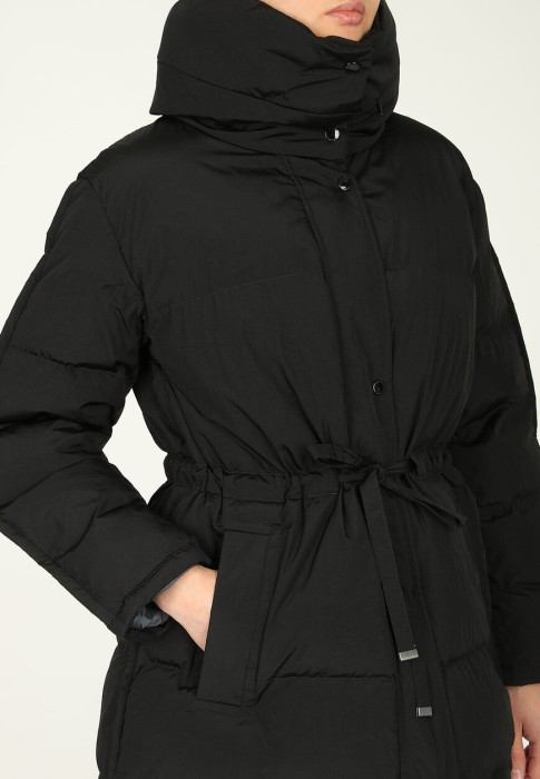 Товар черного цвета с внутренней стороны