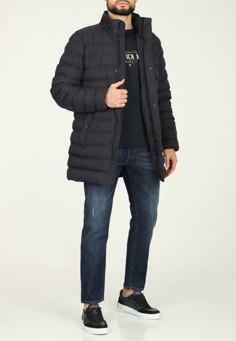 куртка  по цене 55550 руб вид справа