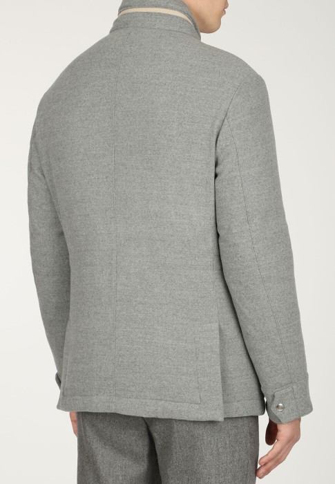 Товар серого цвета с внутренней стороны