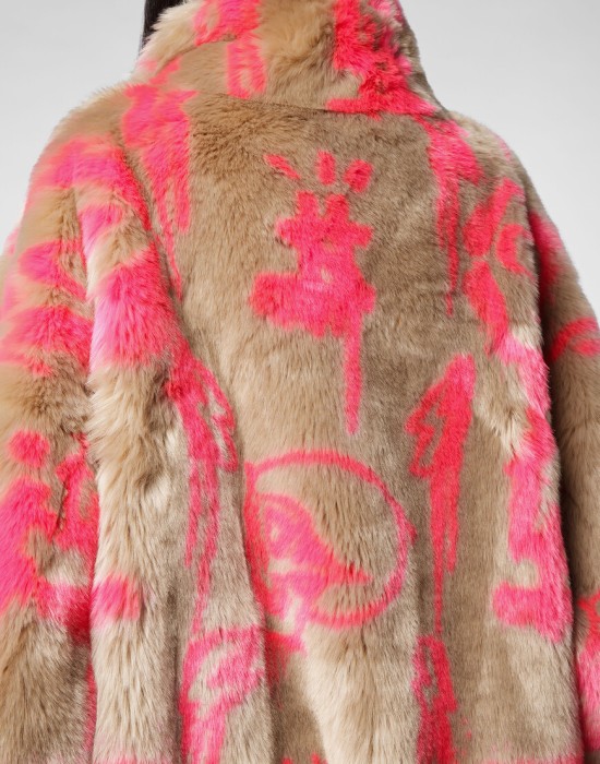 Товар бежевого цвета с внутренней стороны