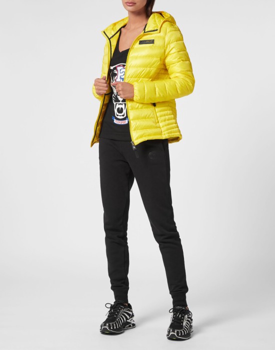 Товар желтого цвета с внутренней стороны