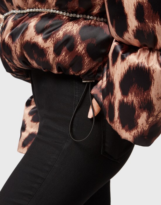 Товар разноцветного цвета с внутренней стороны