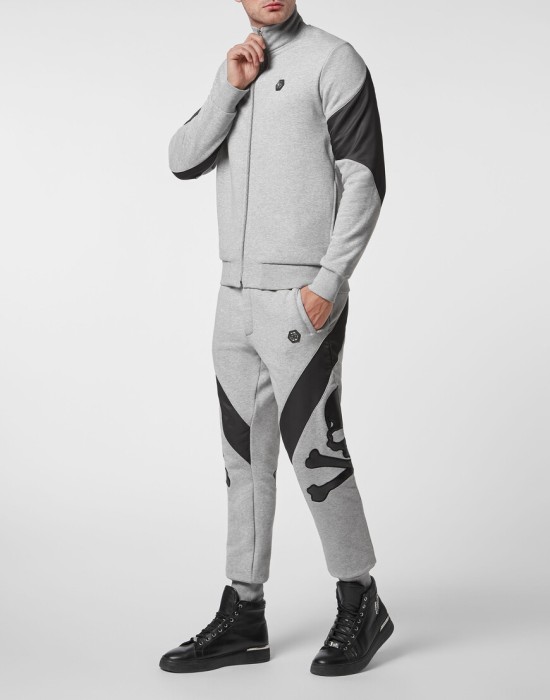 Товар серого цвета с внутренней стороны