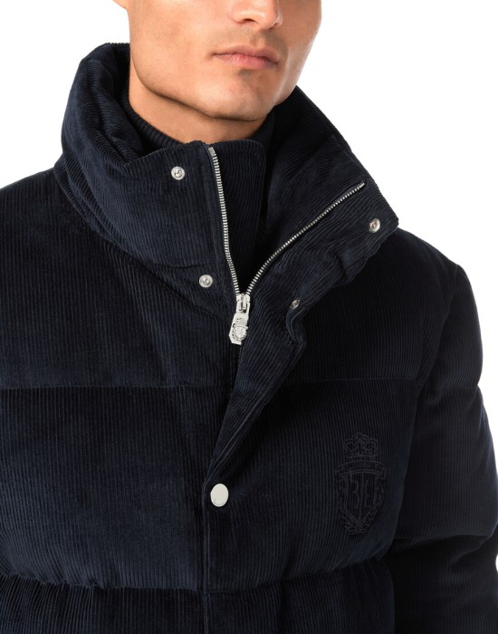 Товар синего цвета с внутренней стороны