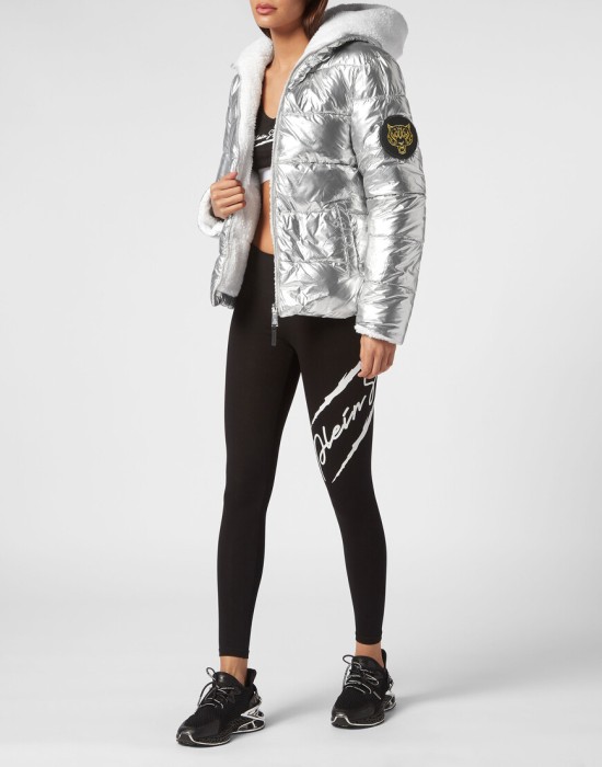 Товар серебряного цвета с внутренней стороны