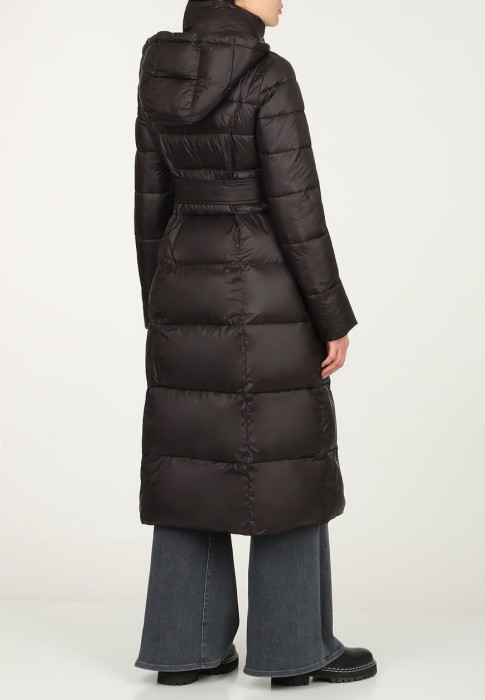 Товар черного цвета с внутренней стороны