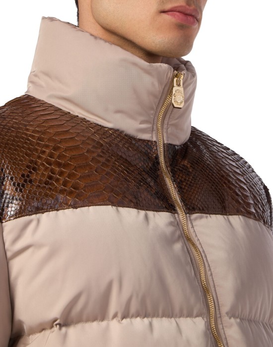 куртка  из проверенных материалов спереди