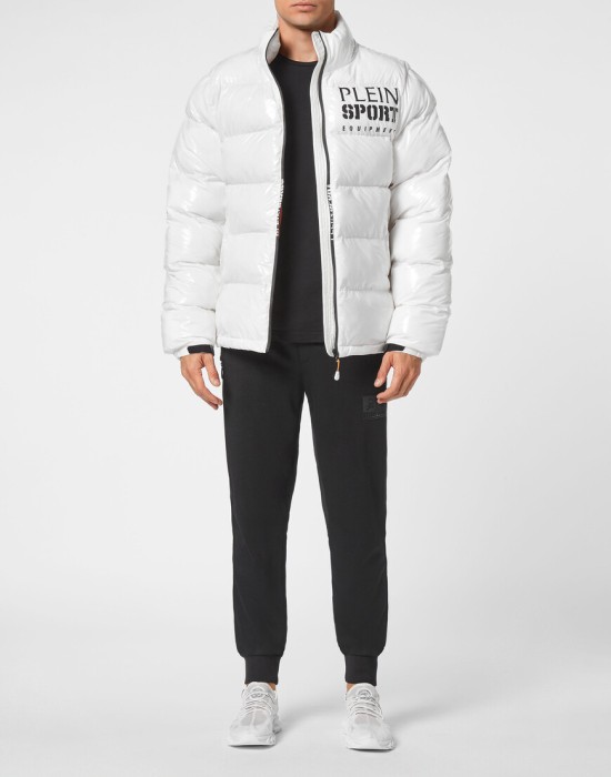 Товар белого цвета с внутренней стороны