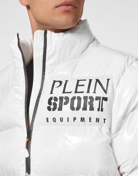 куртка  из проверенных материалов спереди