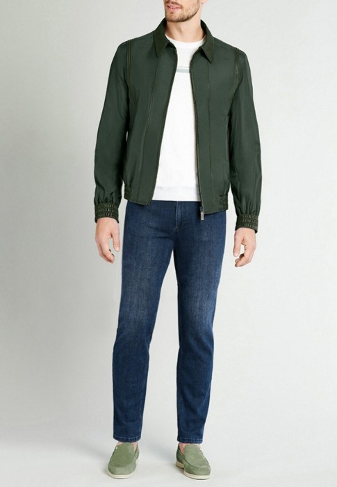 куртка  по цене 818930 руб вид справа
