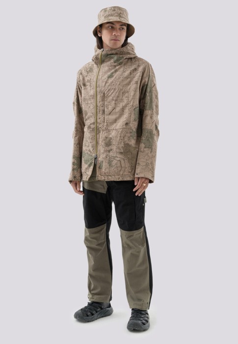 куртка  от бренда maharishi вид слева