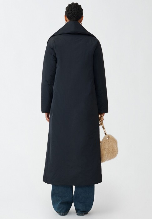 Товар синего цвета с внутренней стороны