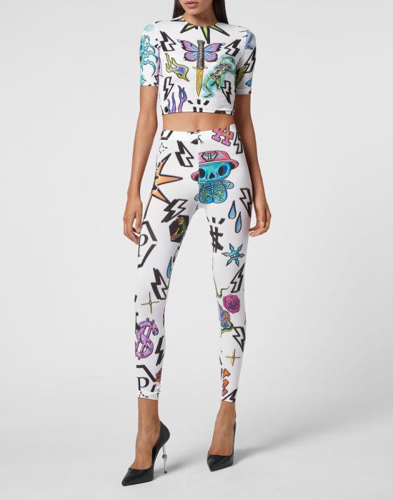 Товар белого цвета с внутренней стороны