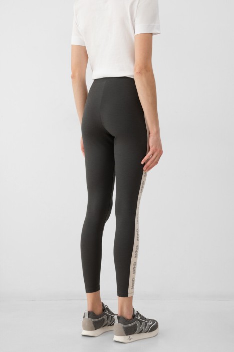 леггинсы  по цене 21500 руб вид справа