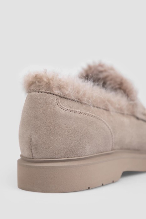 лоферы  из замши спереди