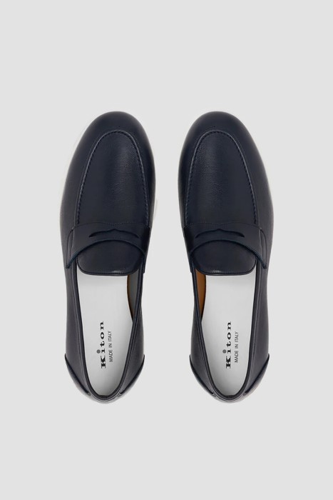 Товар синего цвета с внутренней стороны