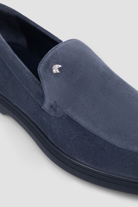 Товар синего цвета с внутренней стороны