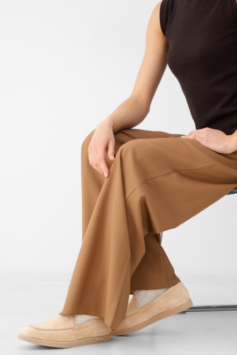 лоферы  от бренда max mara вид слева