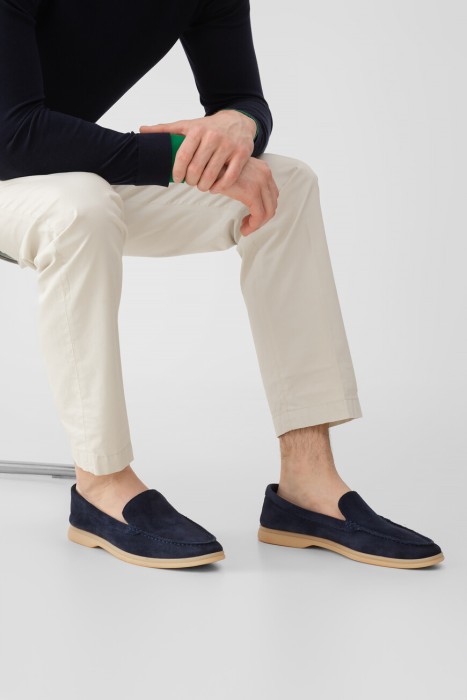 лоферы  по цене 57000 руб вид справа