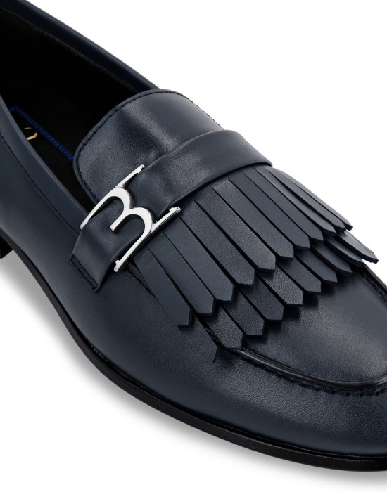 Товар синего цвета с внутренней стороны