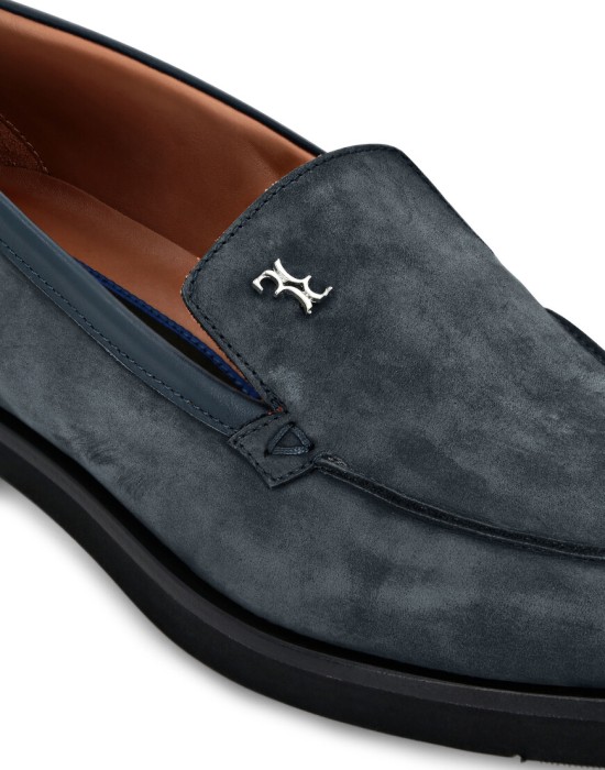 лоферы  по цене 37052 руб вид справа