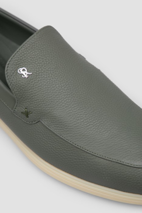 лоферы  из кожи спереди