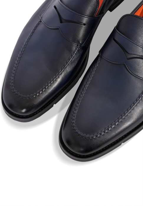 Товар синего цвета с внутренней стороны