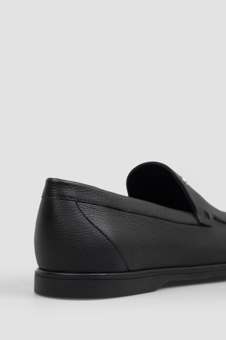 лоферы  из кожи спереди