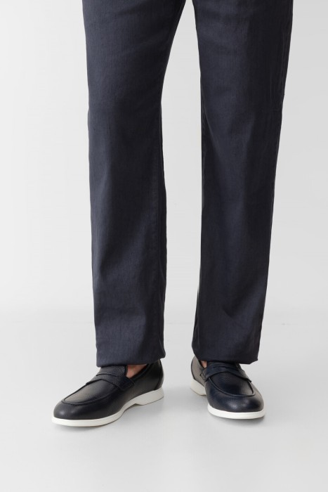 лоферы  по цене 124000 руб вид справа